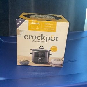 Brand new in box Crockpot slow cooker 2qt